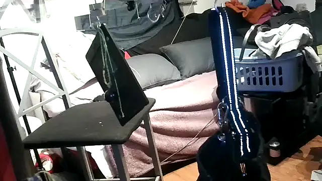 lukasdie online show from June 24, 2026, 12:42 am