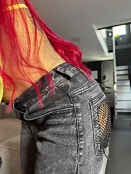 milaivanova online show from October 1, 2025, 12:09 pm