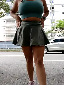 camiysebas21 online show from September 30, 2025, 4:57 pm