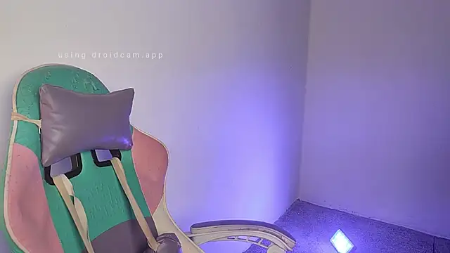 WandaDoll online show from October 5, 2025, 11:45 am