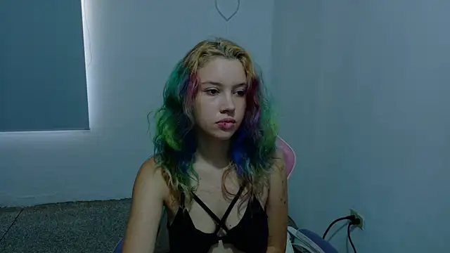 Snapshot of WandaDoll chatting on February 5, 2026, 12:12 pm WandaDoll online show from February 5, 2026, 12:12 pm