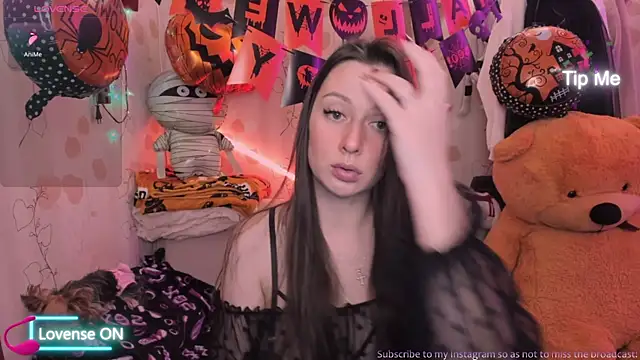 Lilly Black88888 online show from October 18, 2025, 6:32 pm