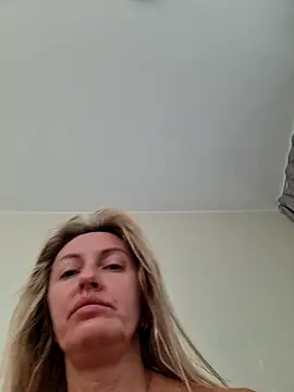 Miss    Mia  online show from July 26, 2026, 3:46 am