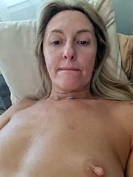Miss    Mia  online show from July 10, 2026, 7:19 am