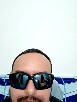 Snapshot of ElSunEagle chatting on March 30, 2026, 1:29 am ElSunEagle online show from March 30, 2026, 1:29 am