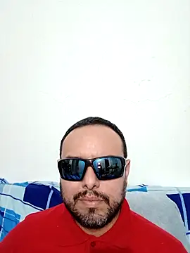 Snapshot of ElSunEagle chatting on April 5, 2026, 2:18 am ElSunEagle online show from April 5, 2026, 2:18 am