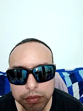 Snapshot of ElSunEagle chatting on March 13, 2026, 1:43 am ElSunEagle online show from March 13, 2026, 1:43 am