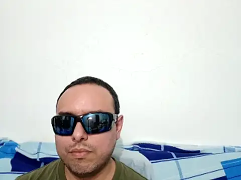 Snapshot of ElSunEagle chatting on April 11, 2026, 3:03 am ElSunEagle online show from April 11, 2026, 3:03 am