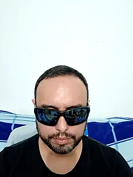 Snapshot of ElSunEagle chatting on April 2, 2026, 1:57 am ElSunEagle online show from April 2, 2026, 1:57 am