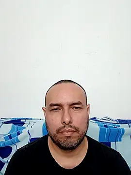 Snapshot of ElSunEagle chatting on February 14, 2026, 1:28 am ElSunEagle online show from February 14, 2026, 1:28 am