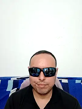 Snapshot of ElSunEagle chatting on March 11, 2026, 1:54 am ElSunEagle online show from March 11, 2026, 1:54 am