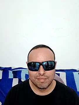 Snapshot of ElSunEagle chatting on March 14, 2026, 2:06 am ElSunEagle online show from March 14, 2026, 2:06 am