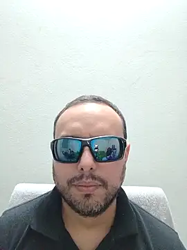 Snapshot of ElSunEagle chatting on March 28, 2026, 4:57 am ElSunEagle online show from March 28, 2026, 4:57 am