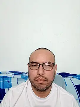 Snapshot of ElSunEagle chatting on February 8, 2026, 4:43 am ElSunEagle online show from February 8, 2026, 4:43 am