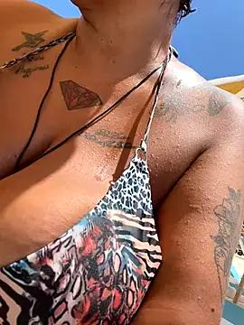 Exotickittykatt online show from September 11, 2025, 5:57 pm