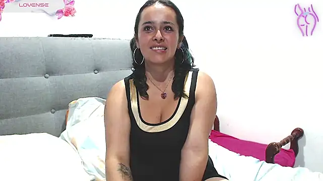 MagicStephany  online show from March 22, 2026, 3:21 am