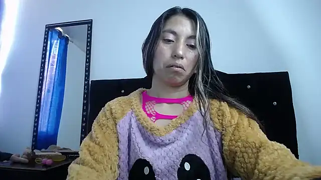 sweet skylove  online show from August 4, 2026, 2:10 pm