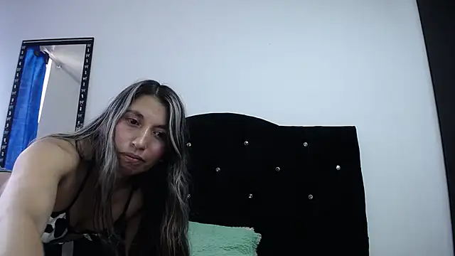 sweet skylove  online show from June 21, 2026, 6:57 pm