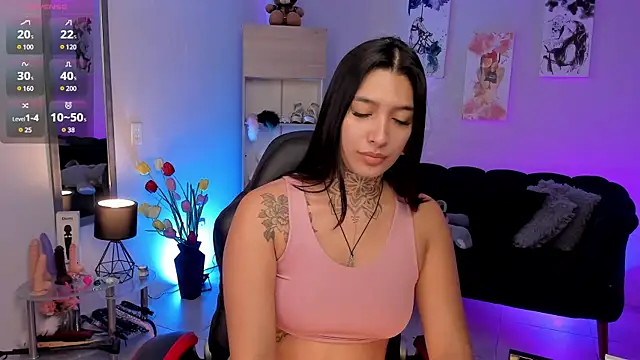 LouaneBourVip online show from February 14, 2025, 11:10 am