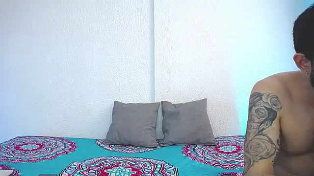  joanne and oliver  online show from December 12, 2024, 8:32 pm