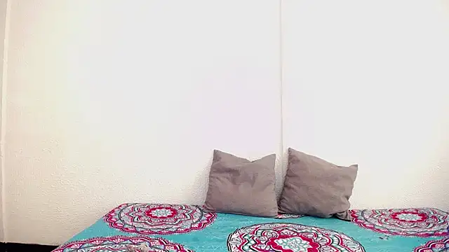  joanne and oliver  online show from September 19, 2025, 4:22 pm