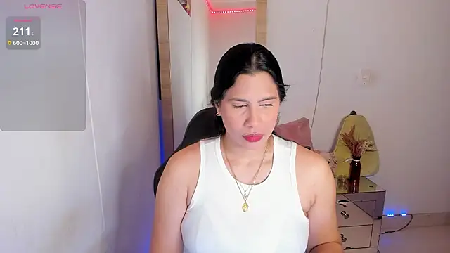 hellensexy online show from March 3, 2026, 10:06 pm