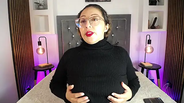 AnnadirtyXo online show from July 14, 2026, 5:12 am