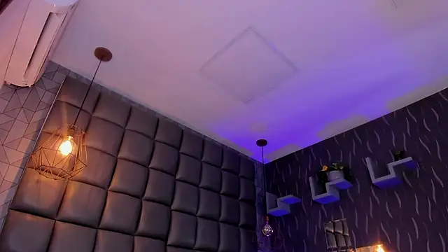 megan woll online show from March 14, 2026, 7:31 pm