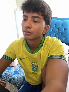 Leonarrrd 01 online show from October 23, 2025, 7:56 pm