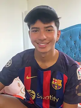 Leonarrrd 01 online show from October 28, 2025, 9:14 pm