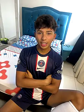 Leonarrrd 01 online show from September 24, 2025, 8:48 pm