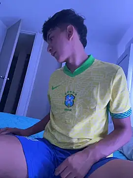 Leonarrrd 01 online show from March 16, 2025, 1:17 am