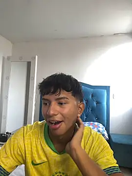 Leonarrrd 01 online show from September 27, 2025, 8:37 pm