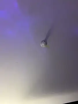 Leonarrrd 01 online show from October 4, 2025, 4:58 am