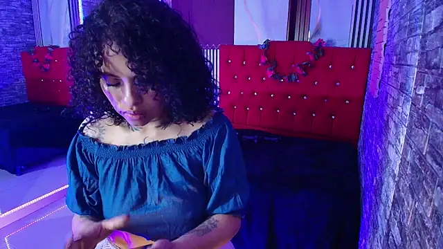 miahernadez303av online show from December 22, 2025, 4:01 am