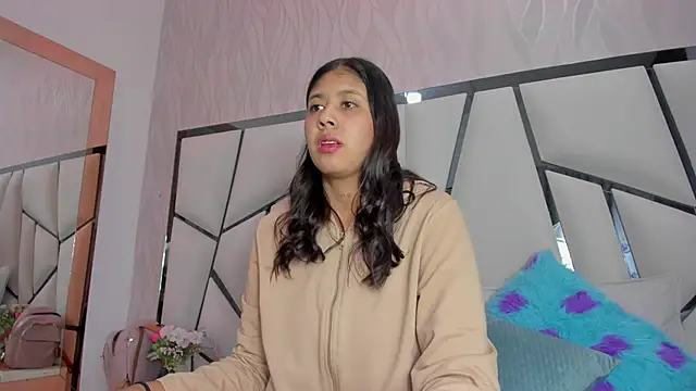  aurora18  online show from March 12, 2026, 3:12 am