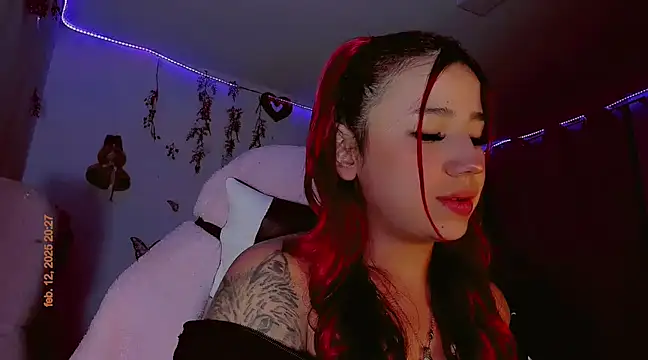 madisonx17 online show from February 13, 2025, 1:29 am