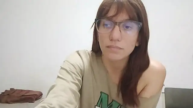 Snapshot of Luna-e-Franco1 chatting on June 27, 2026, 12:27 am Luna-e-Franco1 online show from June 27, 2026, 12:27 am