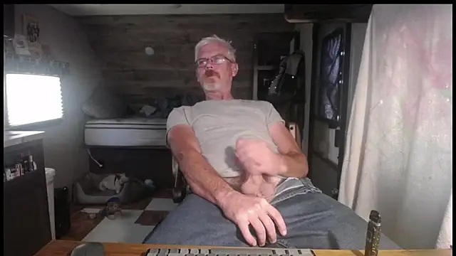 Di9ital069 online show from October 14, 2025, 5:24 pm