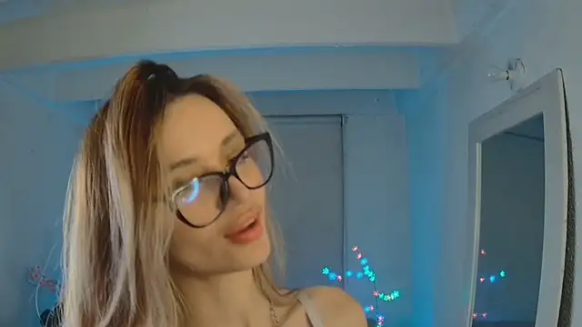 Lucy Princes online show from June 11, 2026, 12:32 am