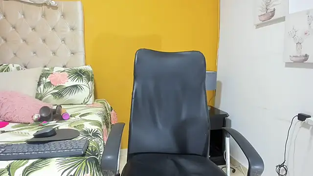 rousse sexyandhot online show from December 23, 2025, 1:49 am