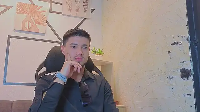 EdwardRoss  online show from September 10, 2025, 7:02 pm