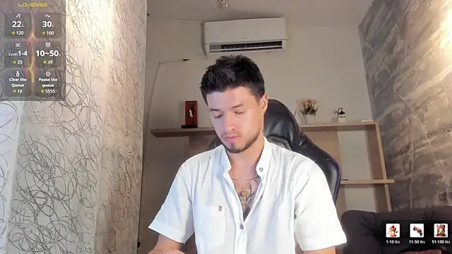 EdwardRoss  online show from August 3, 2026, 7:42 pm