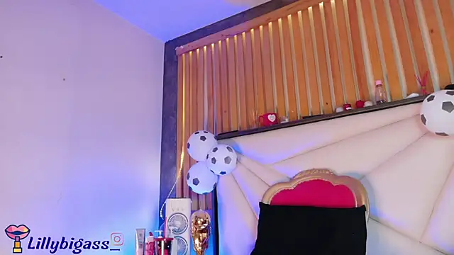 LilyyBigAss online show from June 26, 2026, 11:49 am
