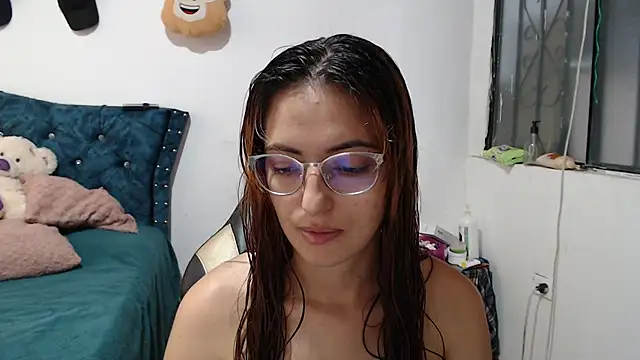 Kate lorens9 online show from May 12, 2026, 2:34 pm