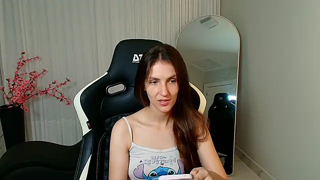 upssnowy online show from November 1, 2025, 9:08 pm