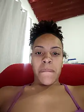 Julia Pretinha online show from October 1, 2025, 1:37 pm