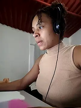 Julia Pretinha online show from September 23, 2025, 12:34 pm