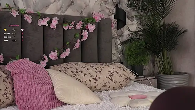 AmiLewis online show from August 2, 2026, 1:15 am