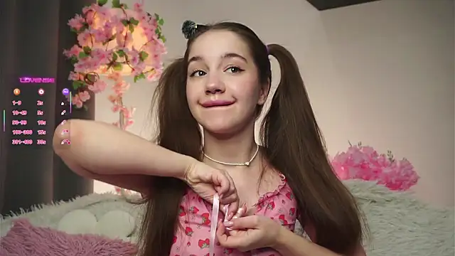 AmiLewis online show from November 12, 2025, 2:15 am